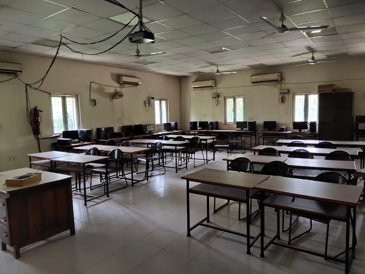 Electronic mechanic class